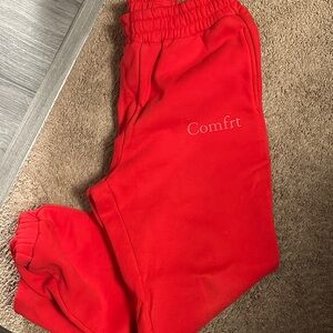 COMFRT SWEATS SMALL
